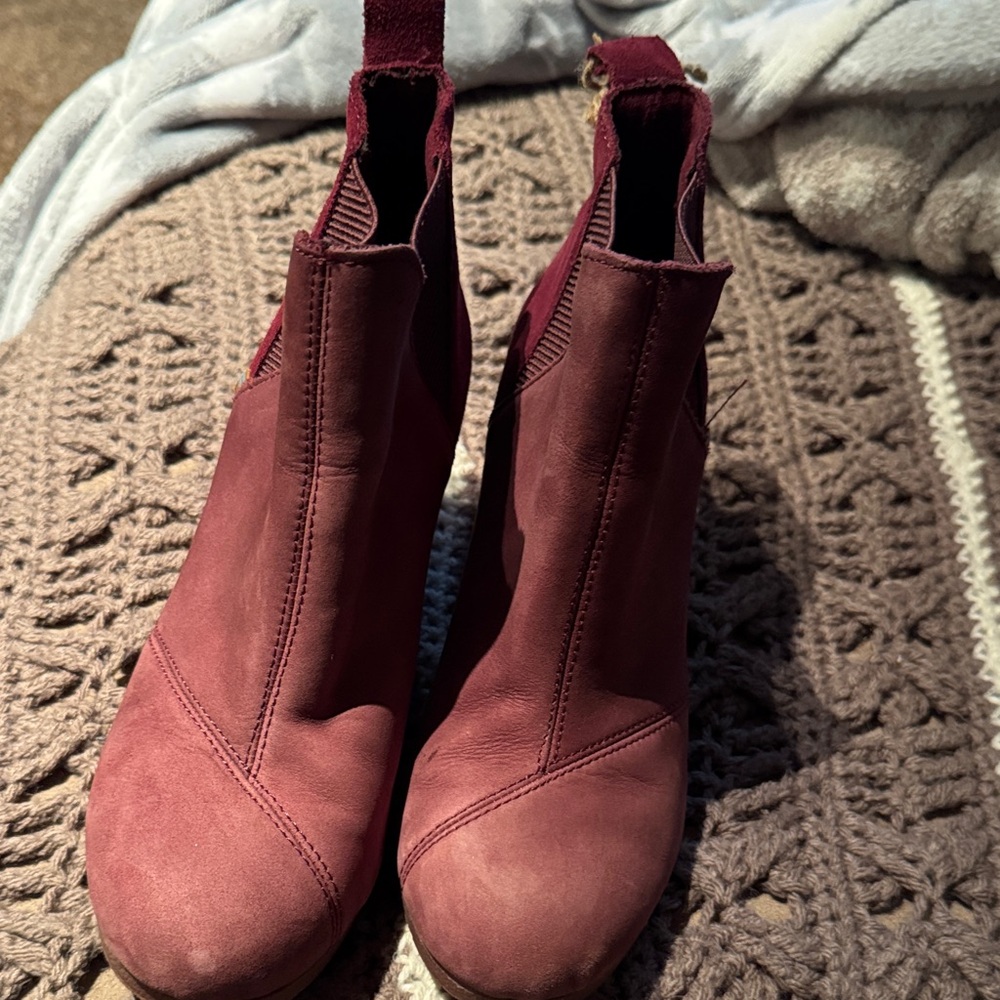 Toms Rich Burgundy Ankle Booties